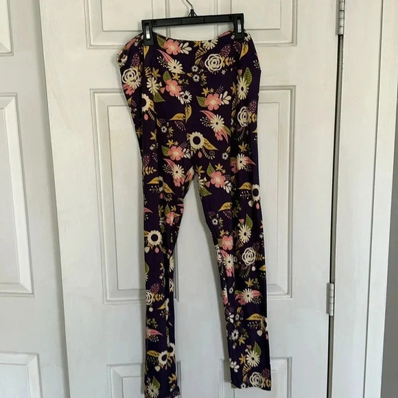 LuLaRoe Pants - LulaRoe Tall & Curvy Purple Leggings
